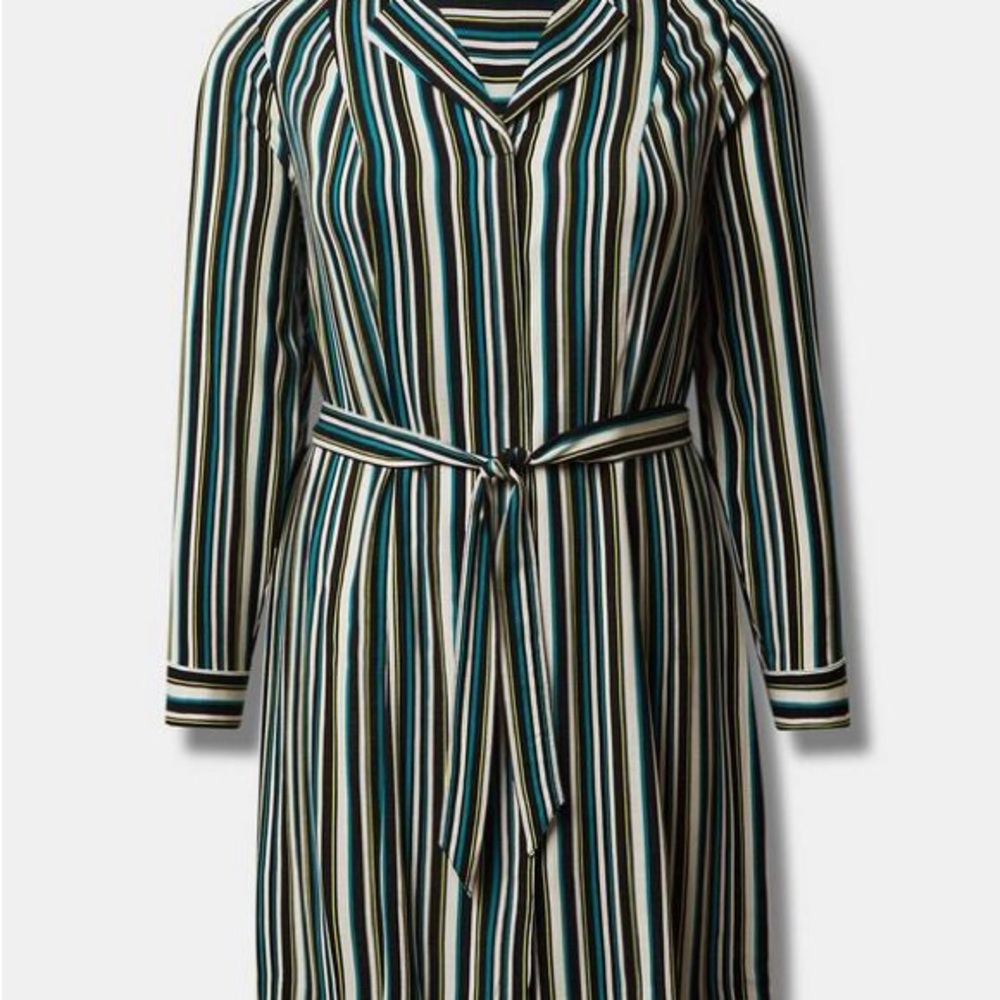Torrid Mini Rayon Slub Wrap Front Belted Dress in a Size 2X (18-20)